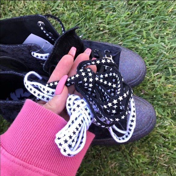 NWOB MILEY CIRUS X CONVERSE VELVET WOMENS SIZE 6 - Picture 6 of 9